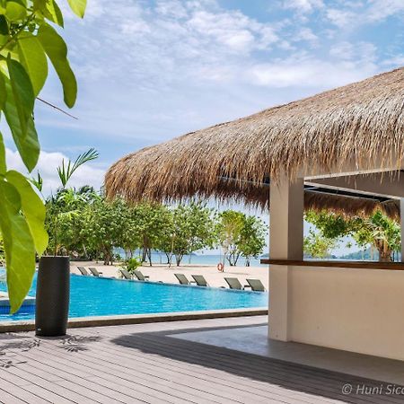 Huni Sicogon Hotel Carles Ngoại thất bức ảnh