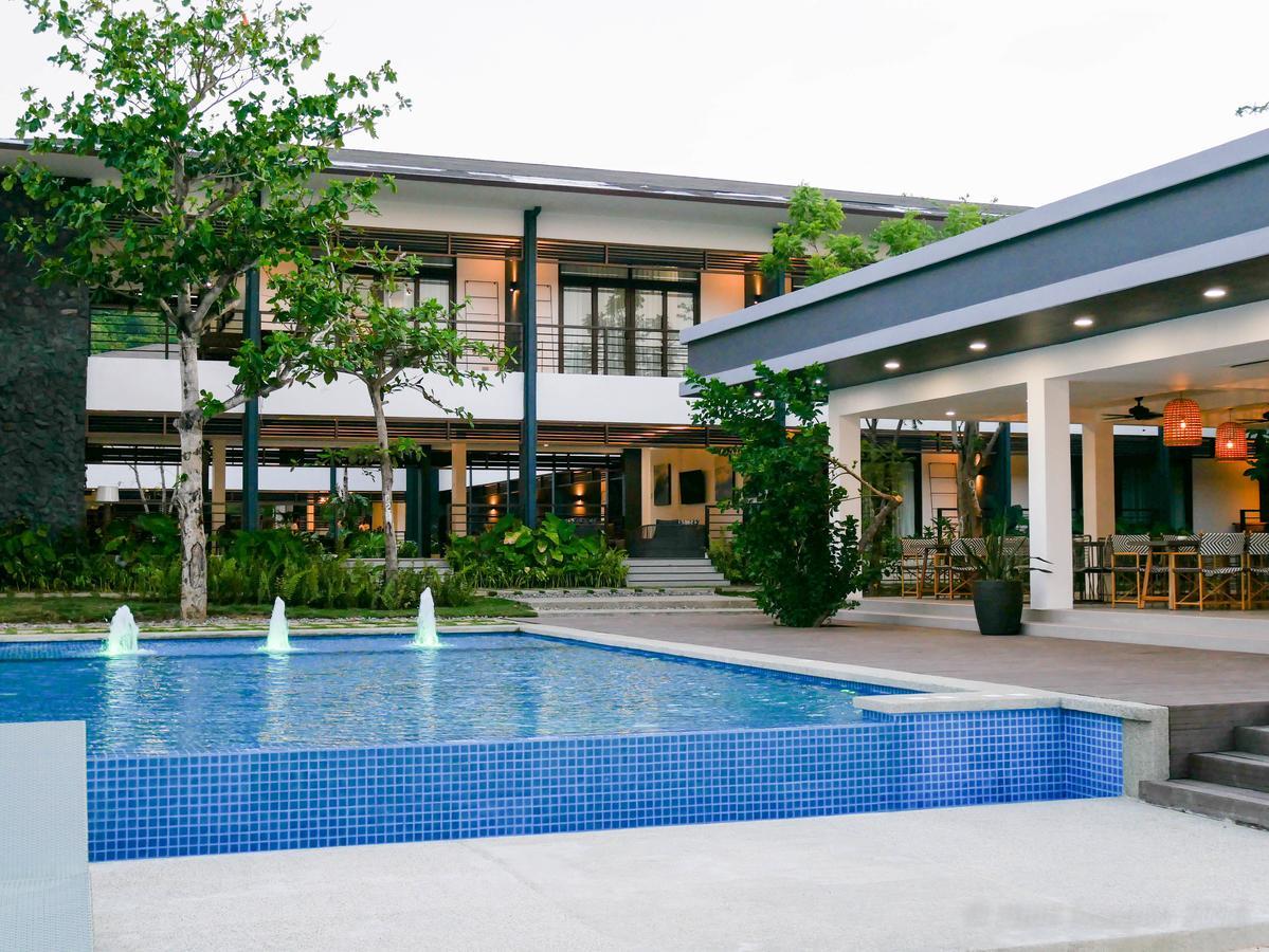 Huni Sicogon Hotel Carles Ngoại thất bức ảnh