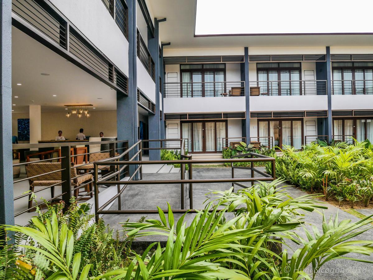 Huni Sicogon Hotel Carles Ngoại thất bức ảnh